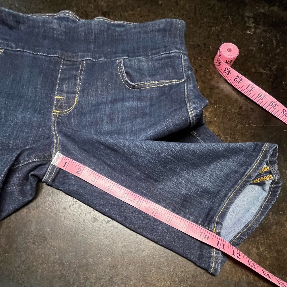 Rock & Republic Fever Slimming Bermuda Denim Shorts Stretchy, 16 - Picture 8 of 9